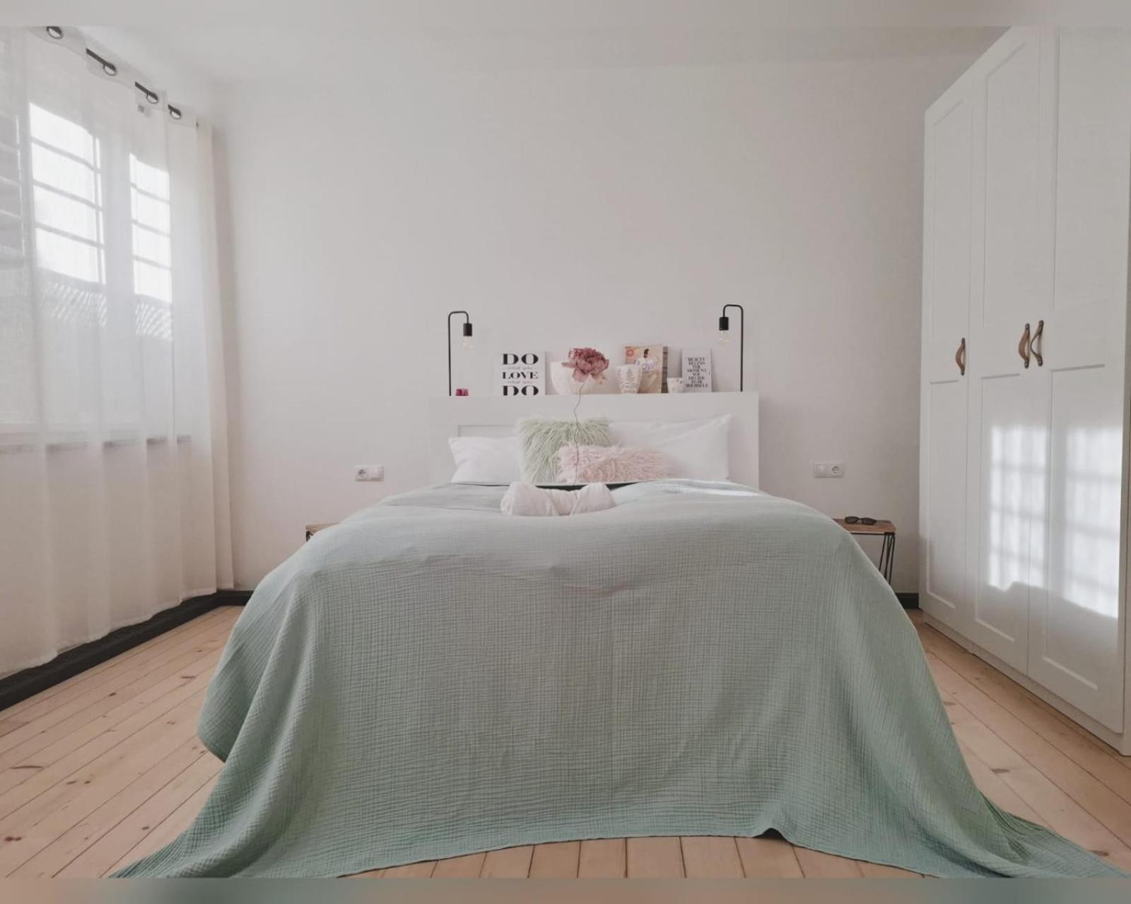 Apartment Wildflower In Privatvilla Im Herzen Merans Εξωτερικό φωτογραφία